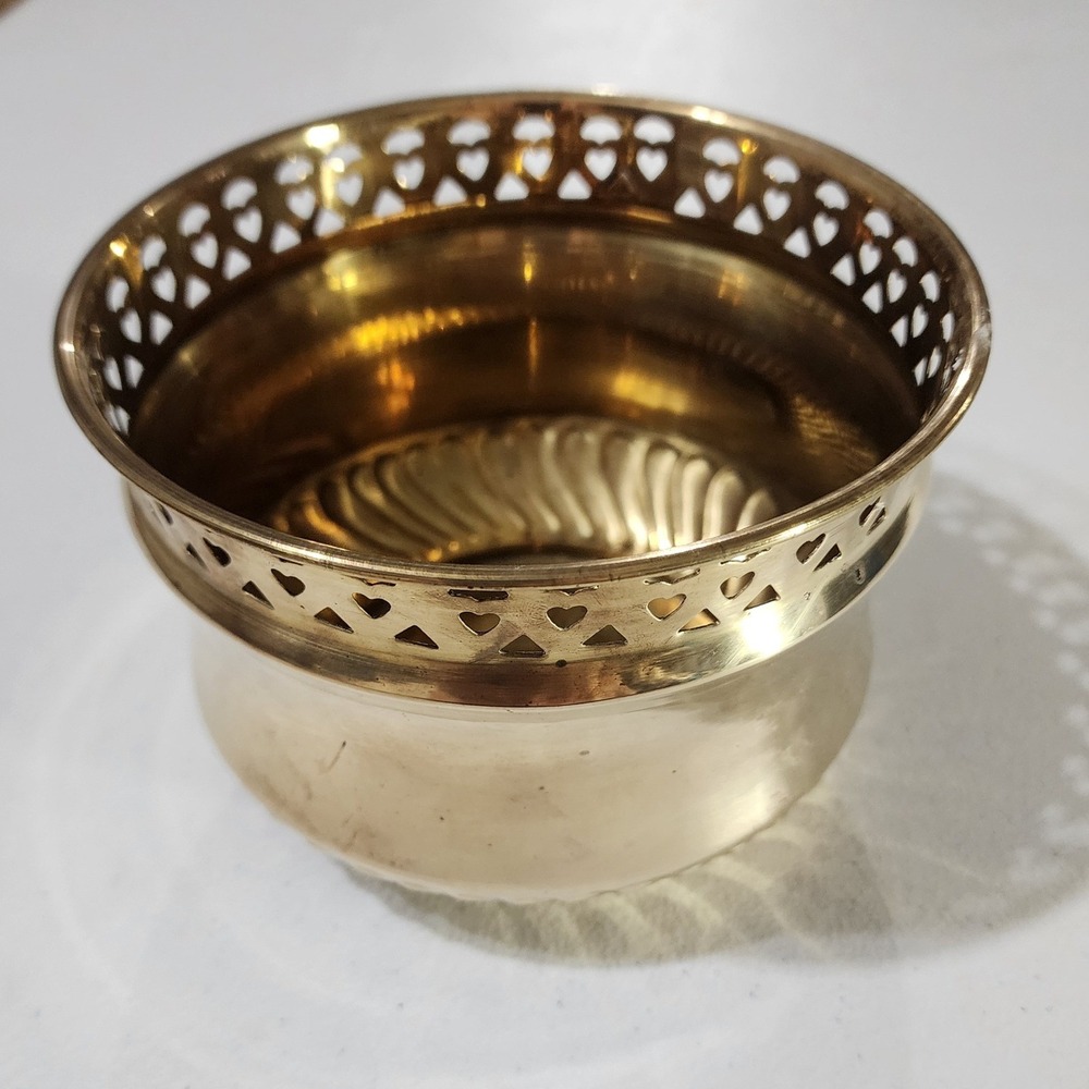 Vintage Brass Heart‎ Cutout vase Decorative Bowl Made in India Ribbed Catchall